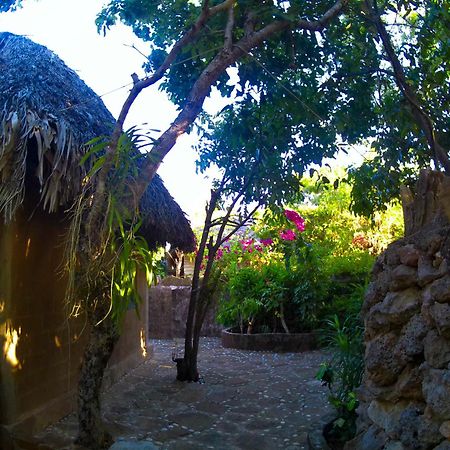 Utopia Rote Lodge Nembrala Luaran gambar
